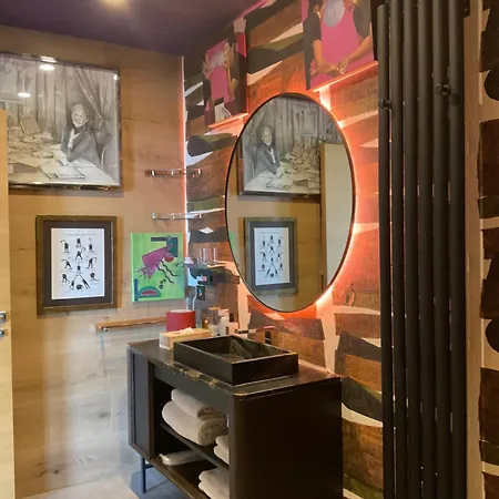 Boutique Art 马尔韦利亚
